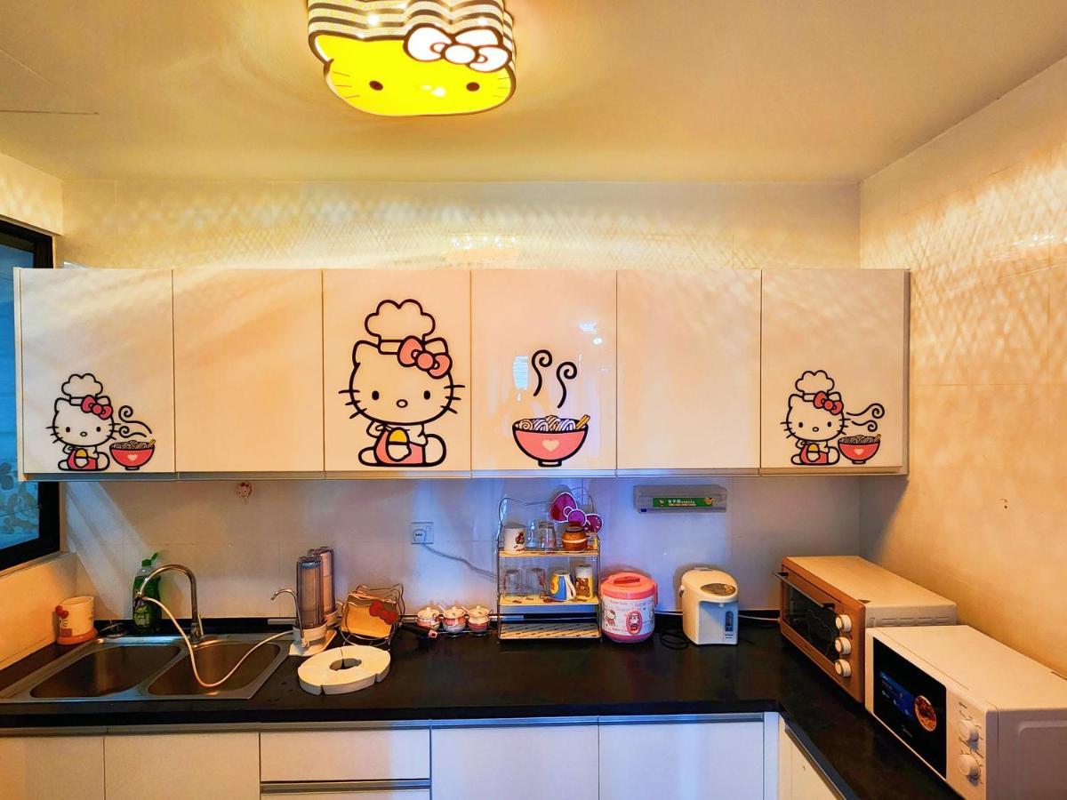 Hello Kitty Fully Air-con